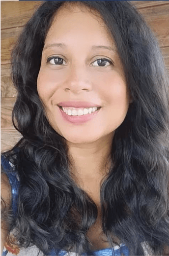 Language instructor teaching in Bocas del Toro